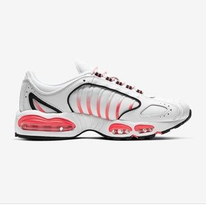 Nike Air Max Tailwind IV SE Size 9
